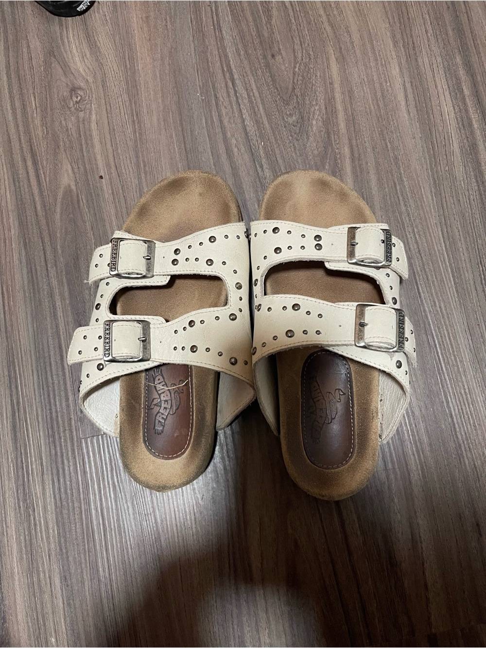 Freebird Asher sandals 6 white studs